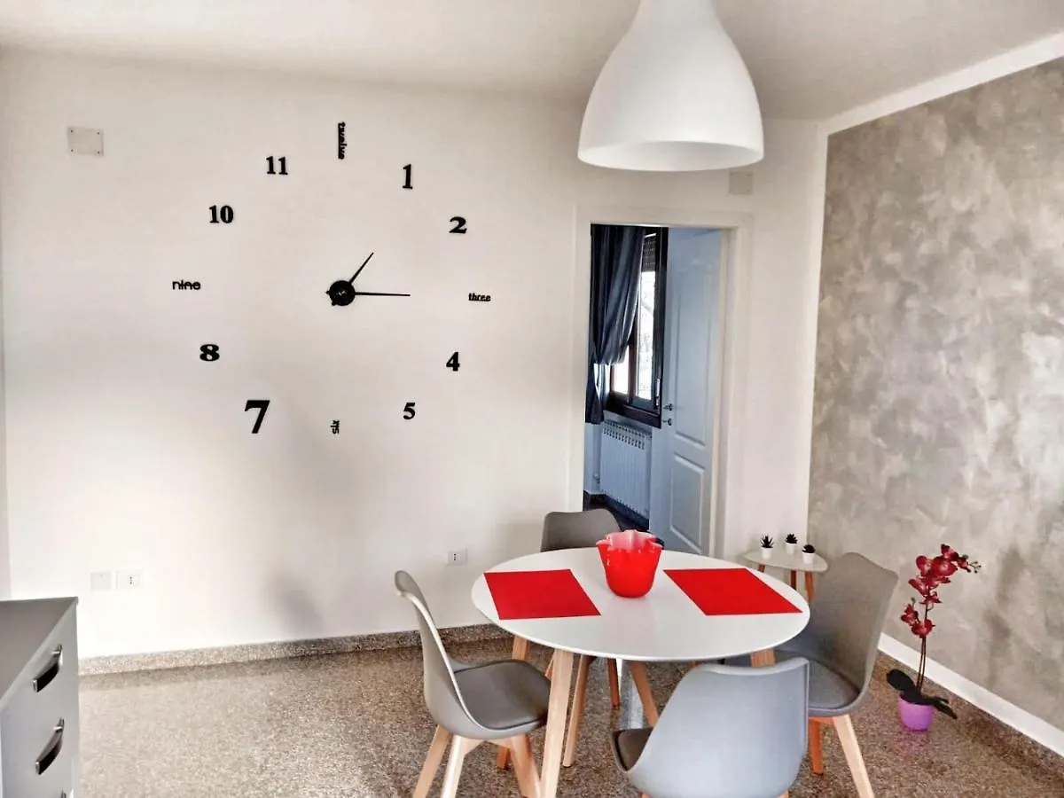 Red Tower Venice Apartment - 2 Mins From Vce Airport- Free Wifi Tessera Vakantiehuis