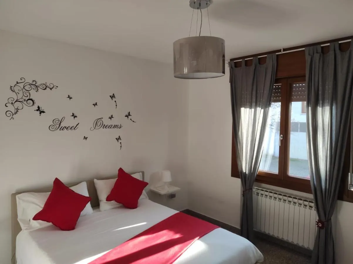 Red Tower Venice Apartment - 2 Mins From Vce Airport- Free Wifi Tessera Сasa de vacaciones