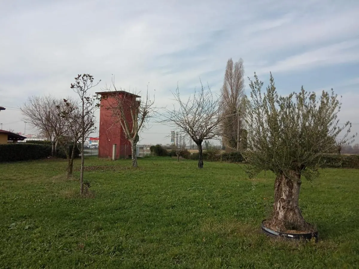 Hébergement de vacances Red Tower Venice Apartment - 2 Mins From Vce Airport- Free Wifi Tessera